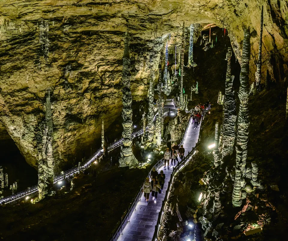 Caves & lakes