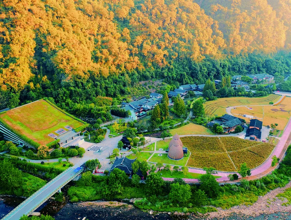 Huanglong Cave